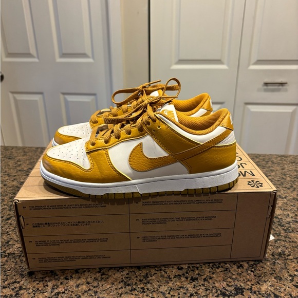 Nike Dunk Low Next Nature - Picture 7 of 10